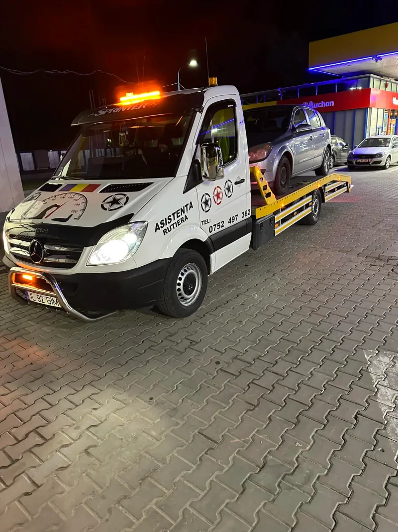 Autospecială echipată profesional tractări auto